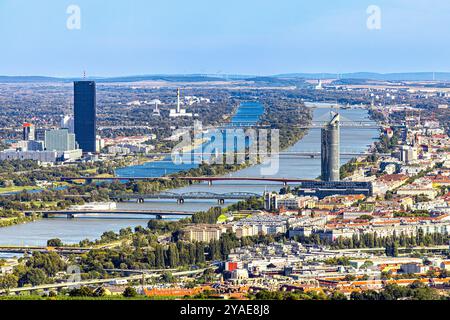 Kahlenberg Wien, Tourismus Wien, Leopoldsberg und Kahlenberg, Photospot Wien, Skyline Wien Donau Stockfoto