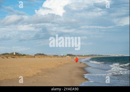 Sanddünen am Strand nahe Isla Cristina an der Costa de la Luz in Andalusien Stockfoto