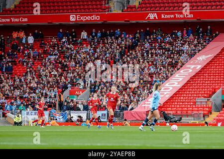 Liverpool, Großbritannien. Sonntag, 13. Oktober 2024, Barclays Women’s Super League: Liverpool FC Women vs Manchester City Women in Anfield. Manchester City Fans in Anfield. James Giblin/Alamy Live News. Stockfoto