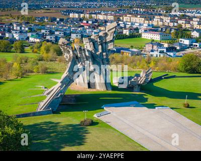 Neuntes Fort in Kaunas, Litauen. Kaunas IX Fort Museum. Ein Denkmal und Gedenkstätte für die Opfer des Nationalsozialismus während des Zweiten Weltkriegs. Foto der Drohne Stockfoto