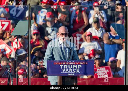 Coachella, Kalifornien, USA. Oktober 2024. Politischer Berater Stephen Miller sprach bei der Trump-Wahlkampfveranstaltung in Coachella. (Kreditbild: © Ian L. Sitren/ZUMA Press Wire) NUR REDAKTIONELLE VERWENDUNG! Nicht für kommerzielle ZWECKE! Stockfoto