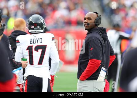 Foxborough, MA, USA. Oktober 2024. MA, USA; Houston Texan Head Coach DeMeco Ryans während des NFL-Spiels zwischen Houston Texans und New England Patriots in Foxborough, MA. Anthony Nesmith/CSM/Alamy Live News Stockfoto