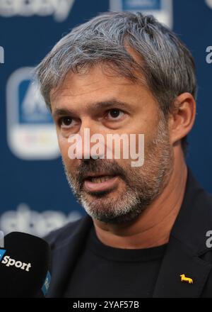 Turin, Italien. Oktober 2024. Alessandro Spugna Cheftrainer der AS Roma während eines Interviews nach dem letzten Pfiff des Serie A Femminile Matches im Allianz Stadium in Turin. Der Bildnachweis sollte lauten: Jonathan Moscrop/Sportimage Credit: Sportimage Ltd/Alamy Live News Stockfoto