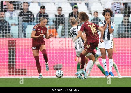 Turin, Italien. Oktober 2024. Benedetta Glionna von AS Roma erzielt beim Femminile-Spiel der Serie A im Allianz-Stadion in Turin ein Tor zurück und reduziert den Rückstand auf 2-1. Der Bildnachweis sollte lauten: Jonathan Moscrop/Sportimage Credit: Sportimage Ltd/Alamy Live News Stockfoto