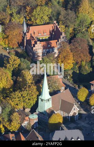 Schloss Bergedorf und Kirche St. Petri und Pauli, aus der Vogelperspektive, Schloss, Kirche, Museum, Herbst, Blattfärbung, Park, Schlosspark, hasse, Hasseturm Stockfoto