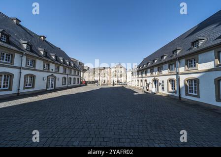 Echternach, das Großherzogtum Luxemburg, 04 14 2019, die Fassade und die Abtei und das klassische Lycee Lycee Classique von Echternach Stockfoto