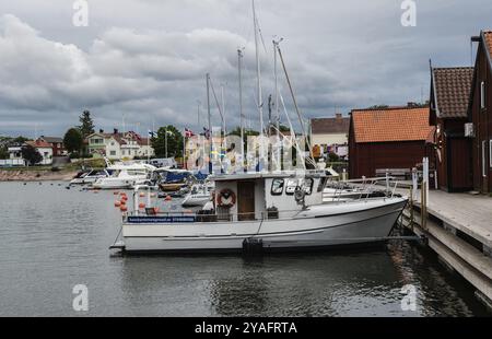 Oregrund, Uppland, Schweden, 30 07 2019 kleine Schiffe im Erholungshafen, Europa Stockfoto