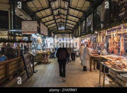 Altstadt von Athen, Attika, Griechenland, 12 28 2019 Blick über die zentrale städtische Markthalle von Athen, Europa Stockfoto