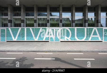 Altstadt von Brussel, Belgien, 06 19 2022, Zeichen der Vivaqua-Zentrale des Wasserversorgungsunternehmens, Europa Stockfoto