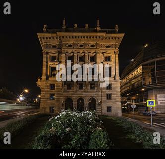 Prag, Tschechische Republik, 08 01 2020 Fassade der Galerie moderna bei Nacht, Europa Stockfoto