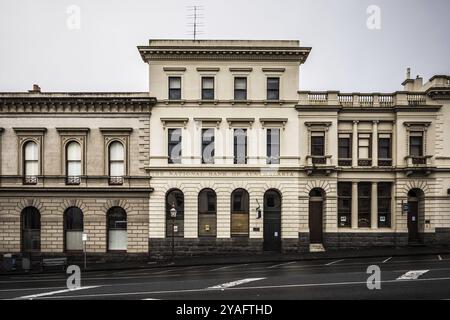 BALLARAT, AUSTRALIEN, 8. April 2023: Die ikonische Architektur der viktorianischen Landstadt Ballarat an einem stürmischen Herbstmorgen Stockfoto