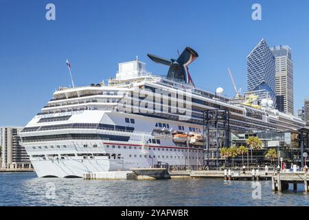 SYDNEY, AUSTRALIEN, 21. August 2023: Das Kreuzfahrtschiff „Carnival Splendor“ legte am Overseas Passenger Terminal in The Rocks, Sydney, New South Wales, Austra an Stockfoto