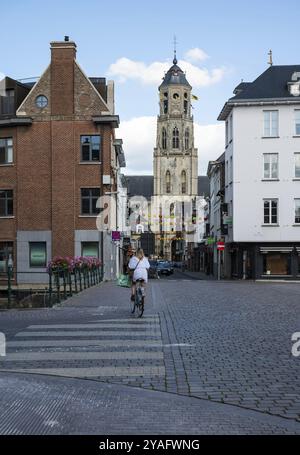 Lier, Provinz Antwerpen, Belgien, 07 08 2022, der historische Fischmarkt in der Altstadt an einem heißen Sommertag, Europa Stockfoto