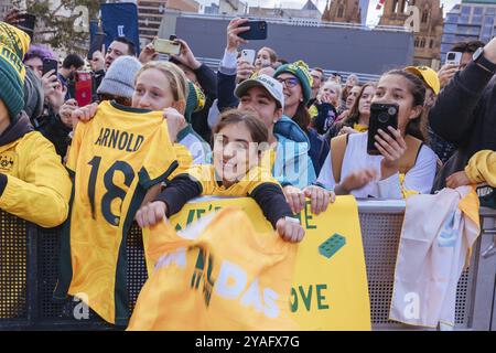 MELBOURNE, AUSTRALIEN, 11. JULI: Die Fans der australischen Commbank Matildas Women's World Cup Kader werden auf dem Federation Square vorgestellt Stockfoto