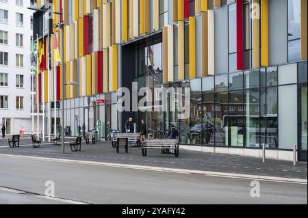 Aalst, Flämisch Brabant, Belgien, 11 02 2022, bunte Fassade des Verwaltungszentrums der Stadt, Europa Stockfoto