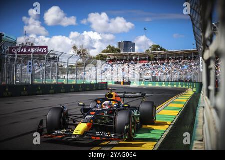 MELBOURNE, AUSTRALIEN, MÄRZ 31: Max Verstappen fährt den Oracle Red Bull Racing RB19 während des Trainings beim Grand Prix von Australien 2023 im Albert Park Stockfoto