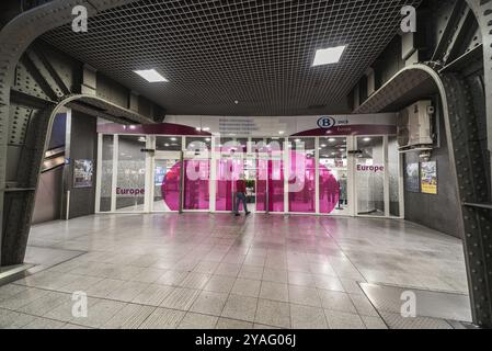 Belgien, 03 21 2018: Eingang des internationalen Ticketschalters beim Brüsseler Südbahnhof, Europa Stockfoto