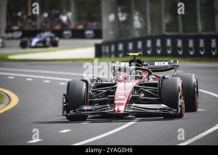 MELBOURNE, AUSTRALIEN, 1. APRIL: Zhou Guanyu aus China fährt den Alfa Romeo F1 C43 Ferrari während des Großen Preises von Australien 2023 in Albert Stockfoto