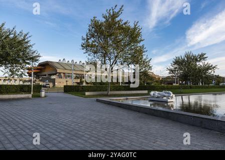 Ostend, Westflandern, Belgien 10 26 2019 Park und Fassade der Kris lambert Public Library Stockfoto