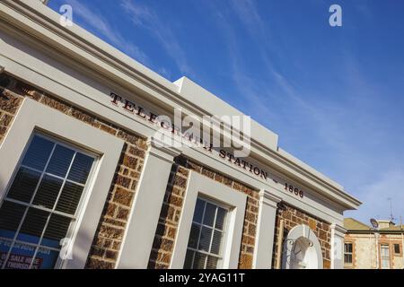 VICTOR HARBOR, AUSTRALIEN, 14. April 2023: Die ikonische Architektur der Victor Harbor Telegraph Station an einem sonnigen Herbstmorgen in South Australia, Aust Stockfoto