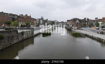 Kortrijk, Region Westflandern, Belgien, 07 10 2021 Ufer der Ley, Europa Stockfoto