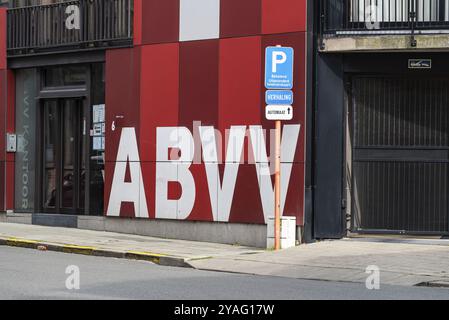 Vilvoorde, Flämische Region, Belgien, 10 17 2021: Fassade, Logo und Eingang des Hauptsitzes der Union, Europa Stockfoto