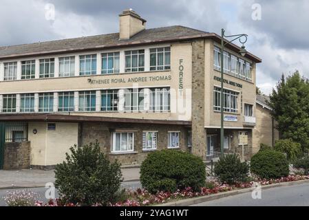 Saint-Gilles, Region Brüssel-Hauptstadt, Belgien, 09 07 2019 Fassade des Königlichen Gymnasiums Andree Thomas, Europa Stockfoto