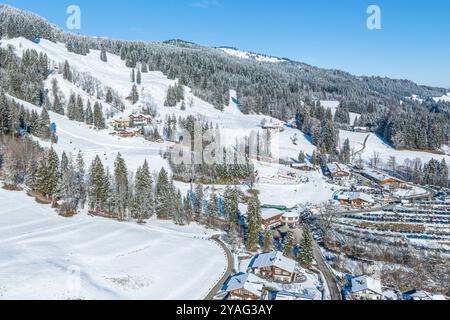 Blick auf das schneebedeckte Allgäu rund um Ofterschwang Stockfoto