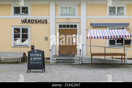 Sala Silvergruva, Vastmanlands Lan, Schweden, 08 07 2019 Häuser und Silberminenschacht am Industriekonterbe, Europa Stockfoto