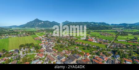 Luftaufnahme des Luftkurorts Oberaudorf im oberbayerischen Unterinntal Stockfoto