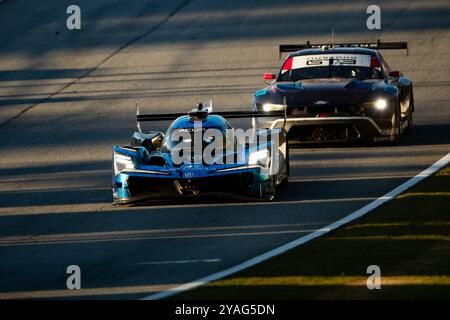 10 TAYLOR Ricky (usa), ALBUQUERQUE Filipe (PRT), HARTLEY Brendon (nzl), ERICSSON Marcus (swe), Wayne Taylor Racing mit Andretti, Acura ARX-06, Aktion während der Motul Petit Le Mans 2024, 11. Runde der IMSA Sportscar Championship 2024, vom 10. Bis 12. Oktober 2024 auf der Michelin Raceway Road Atlanta in Braselton, Georgia, Georgia, USA, Foto: JoPPI, usa Stockfoto