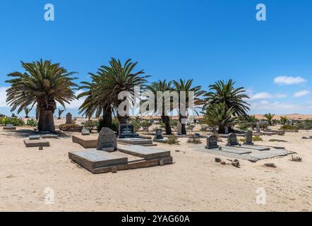 Gräber auf dem Friedhof von Swakopmund am Rande der Namib-Wüste Stockfoto