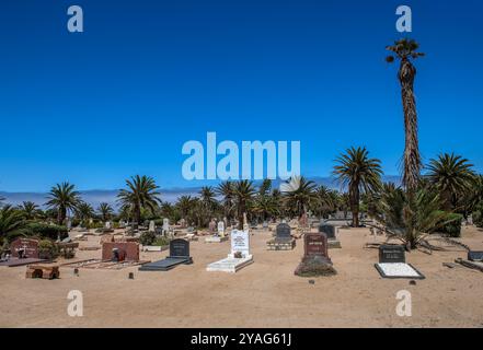 Gräber auf dem Friedhof von Swakopmund am Rande der Namib-Wüste Stockfoto