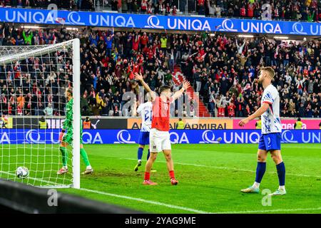 Christoph Baumgartner jubelt nach dem Tor zum 5-1 während des UEFA Nations League Fußballspiels zwischen Österreich gegen Norwegen, am Sonntag 13. Oktober 2024 in der Raiffeisen Arena in Linz, Österreich // Christoph Baumgartner feiert nach dem Tor, es 5-1 zu schaffen, während des Fußballspiels der UEFA Nations League zwischen Österreich und Norwegen am Sonntag, den 13. Oktober 2024 in der Raiffeisen Arena in Linz, Österreich. - 20241013 PD10140 Credit: APA-PictureDesk/Alamy Live News Stockfoto