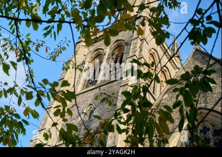 Lancaster Cathedral am Ufer des Kanals im Stadtzentrum Stockfoto