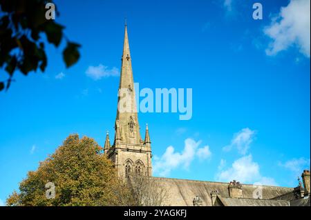 Lancaster Cathedral am Ufer des Kanals im Stadtzentrum Stockfoto