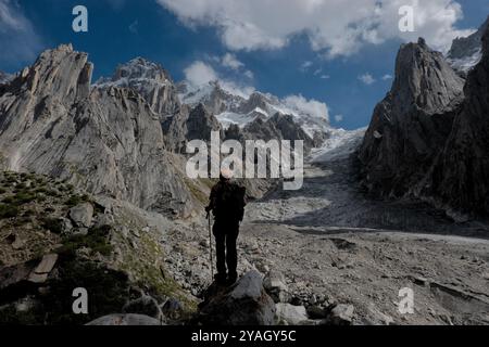 Trekking im wunderschönen Nangma Valley (Yosemite von Pakistan), Kanday, Baltistan, Pakistan Stockfoto