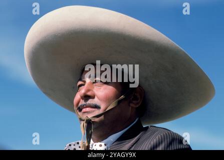 Ein Mann, der einen Sombrero hat, Kalifornien, USA. Stockfoto