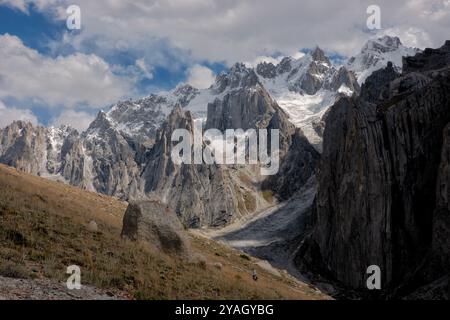 Trekking im wunderschönen Nangma Valley (Yosemite von Pakistan), Kanday, Baltistan, Pakistan Stockfoto