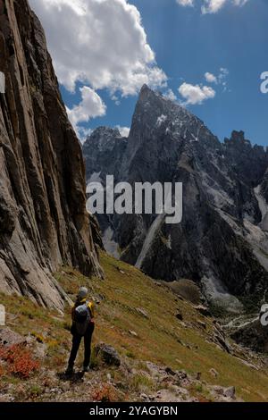 Trekking im wunderschönen Nangma Valley (Yosemite von Pakistan), Kanday, Baltistan, Pakistan Stockfoto