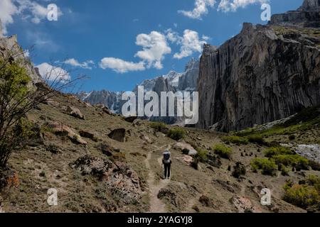 Trekking im wunderschönen Nangma Valley (Yosemite von Pakistan), Kanday, Baltistan, Pakistan Stockfoto