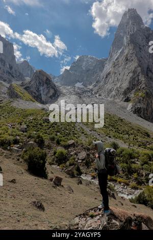 Trekking im wunderschönen Nangma Valley (Yosemite von Pakistan), Kanday, Baltistan, Pakistan Stockfoto