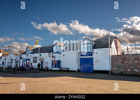 Somerset, 12. Oktober 2024: Coastguard Station und Harbour Bar, Watchet Stockfoto