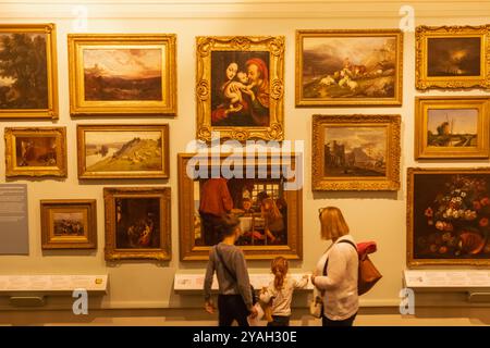 England, Kent, Maidstone, Maidstone Museum und Kunstgalerie, Ausstellung der Bentlif Art Collection Stockfoto