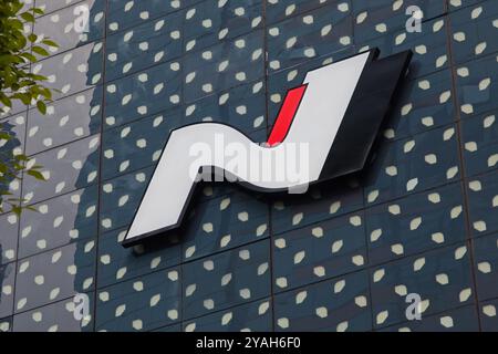 SHANGHAI, CHINA - 14. OKTOBER 2024 - der neu eröffnete Hyundai N Flagship Store in Shanghai, China, 14. Oktober 2024. Stockfoto