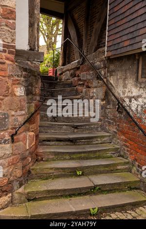 Großbritannien, England, Shropshire, Shrewsbury, Fish Street, Trage Stufen Stockfoto