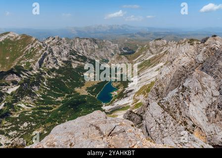 Bergpanorama vom Gipfel des Bobotov Kuk Stockfoto