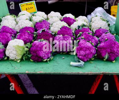 Gemüseprodukte auf dem Bauernmarkt Stockfoto