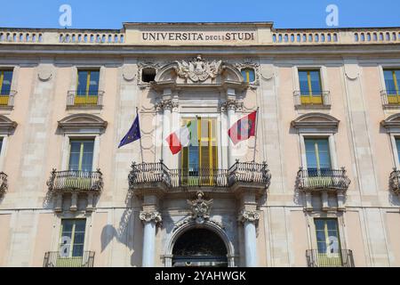 Universität Catania (italienisch: Universita degli Studi di di Catania). Eine der ältesten Universitäten Italiens. Die Stadt Catania auf der Insel Sizilien in Italien. Stockfoto