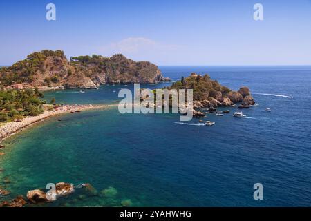 Isola Bella Strand Sommerblick in Taormina auf Sizilien Insel, Süditalien. Stockfoto